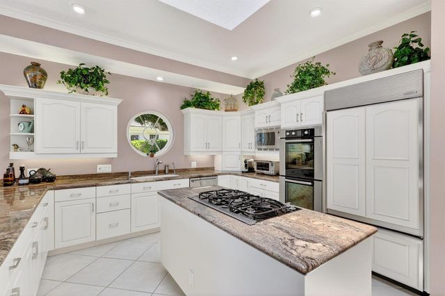 6711 SE Barrington Drive, Stuart, FL 34997