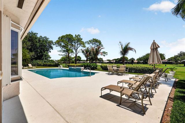 6711 SE Barrington Drive, Stuart, FL 34997