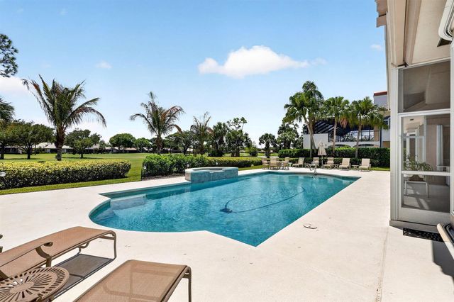 6711 SE Barrington Drive, Stuart, FL 34997