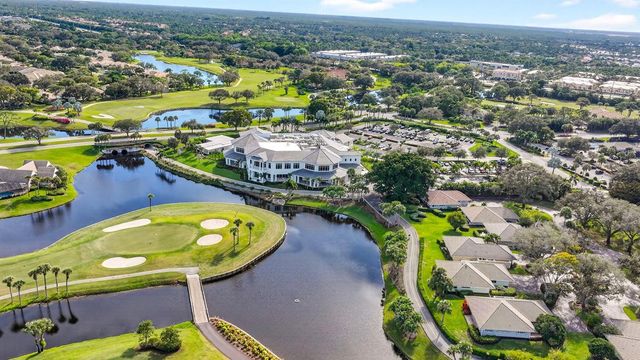 6711 SE Barrington Drive, Stuart, FL 34997