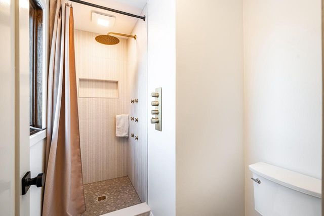 W233S6945 Millbrook CIRCLE W, Big Bend, WI 53103