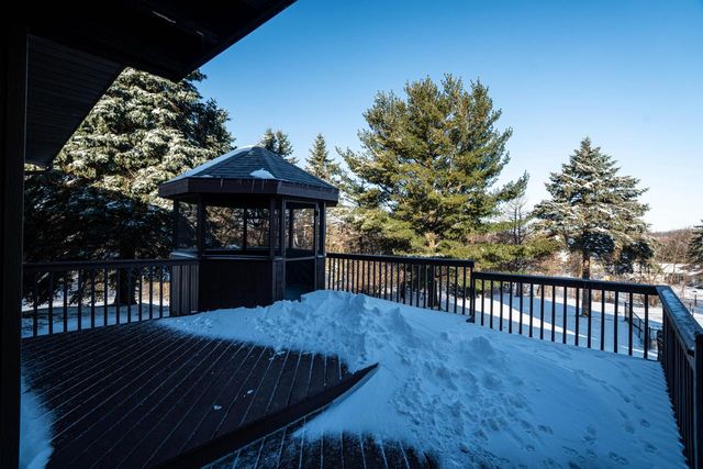 W233S6945 Millbrook CIRCLE W, Big Bend, WI 53103