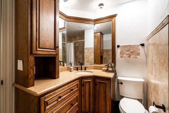 W233S6945 Millbrook CIRCLE W, Big Bend, WI 53103