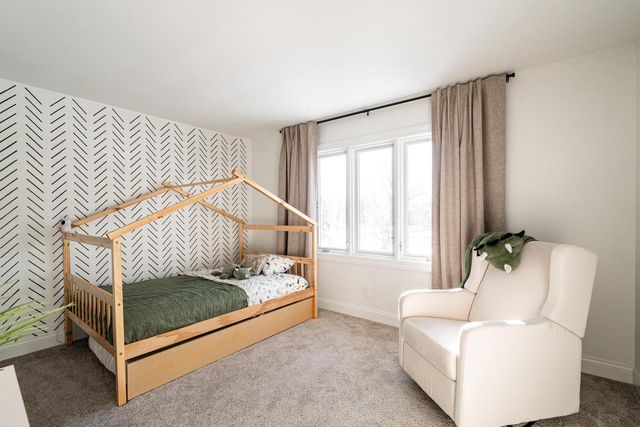 W233S6945 Millbrook CIRCLE W, Big Bend, WI 53103