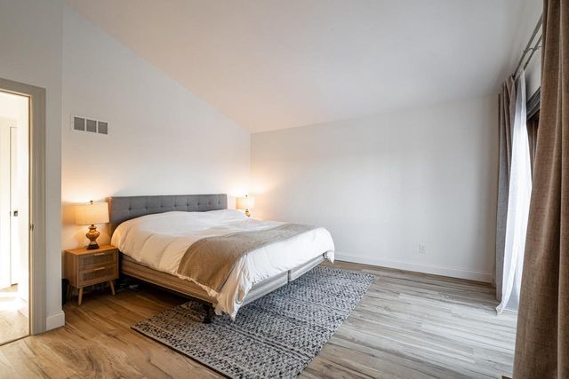 W233S6945 Millbrook CIRCLE W, Big Bend, WI 53103