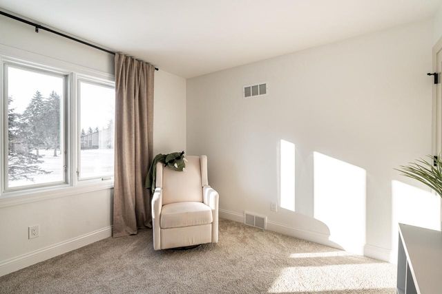 W233S6945 Millbrook CIRCLE W, Big Bend, WI 53103