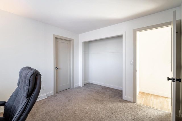 W233S6945 Millbrook CIRCLE W, Big Bend, WI 53103