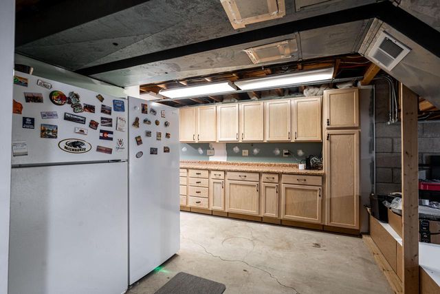 W233S6945 Millbrook CIRCLE W, Big Bend, WI 53103