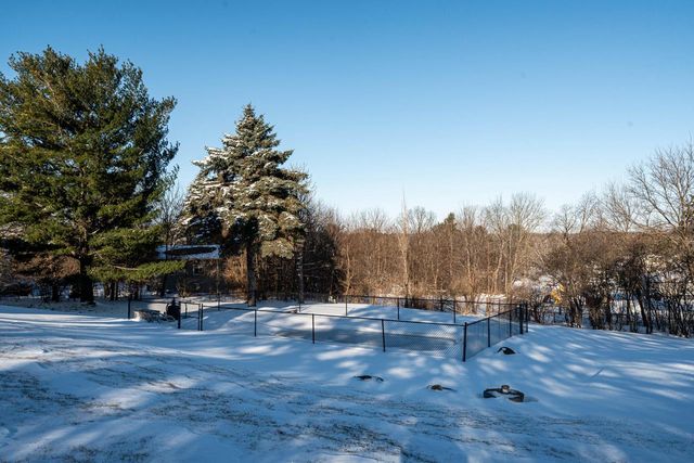 W233S6945 Millbrook CIRCLE W, Big Bend, WI 53103