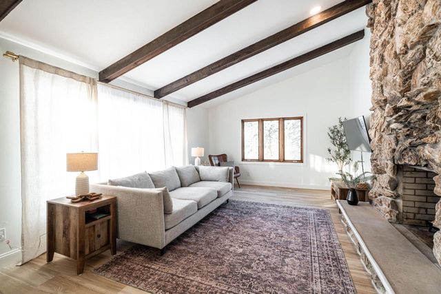 W233S6945 Millbrook CIRCLE W, Big Bend, WI 53103