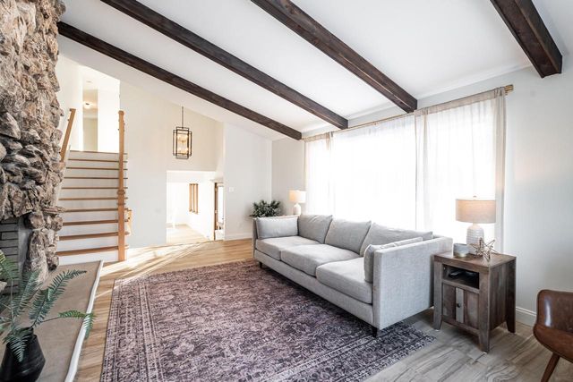 W233S6945 Millbrook CIRCLE W, Big Bend, WI 53103