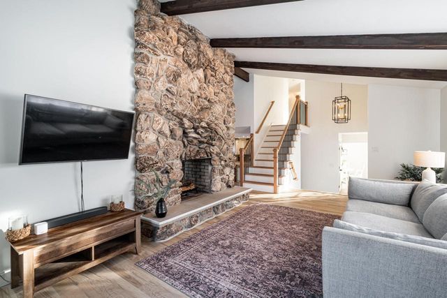 W233S6945 Millbrook CIRCLE W, Big Bend, WI 53103