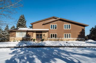 W233S6945 Millbrook CIRCLE W, Big Bend, WI 53103