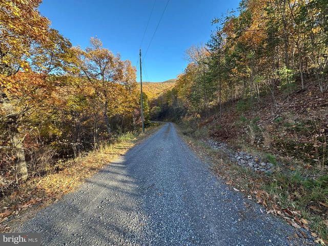 299 ASHTON WOODS, Moorefield, WV 26836