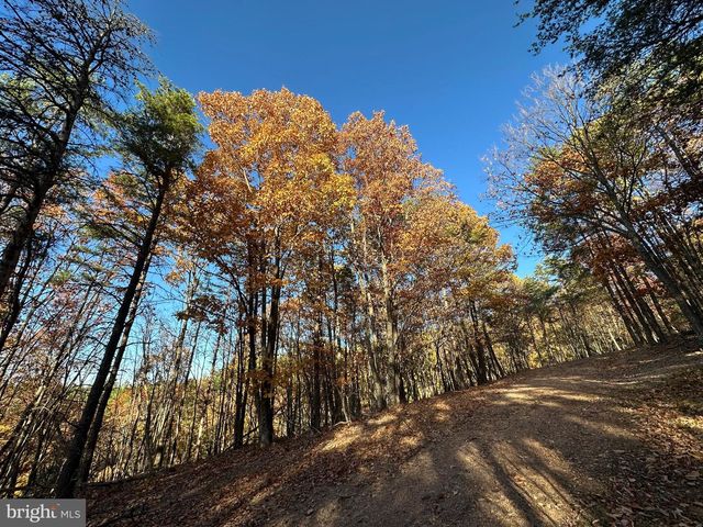 299 ASHTON WOODS, Moorefield, WV 26836