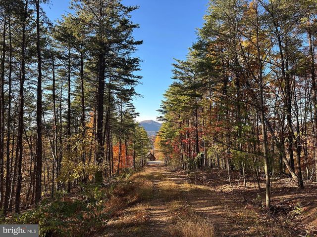 299 ASHTON WOODS, Moorefield, WV 26836