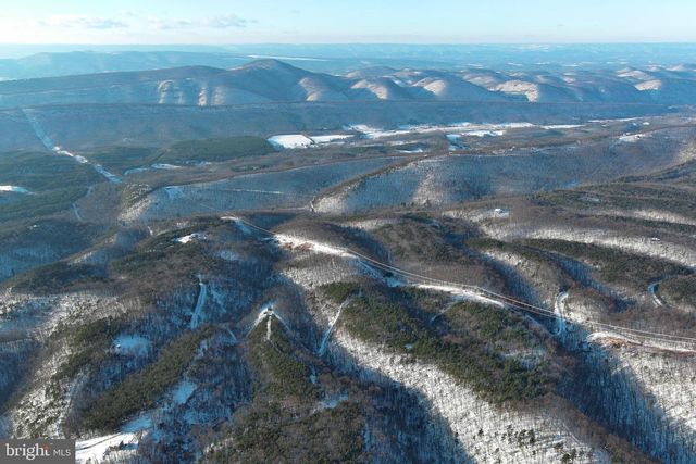 299 ASHTON WOODS, Moorefield, WV 26836