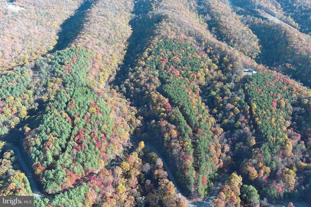 299 ASHTON WOODS, Moorefield, WV 26836