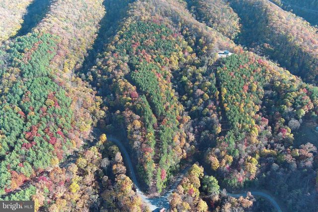 299 ASHTON WOODS, Moorefield, WV 26836