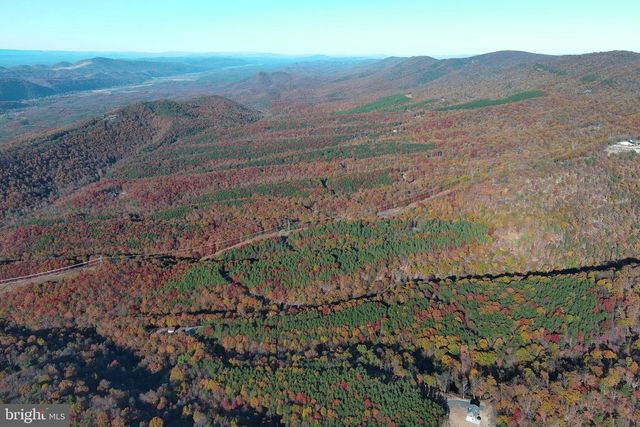 299 ASHTON WOODS, Moorefield, WV 26836