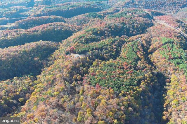 299 ASHTON WOODS, Moorefield, WV 26836