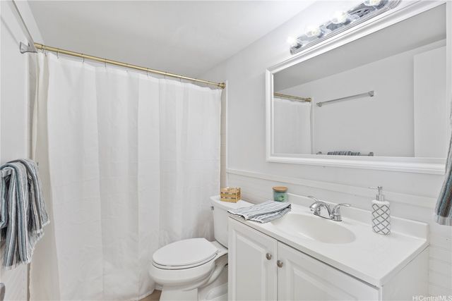 98-1040 Moanalua Road 1-201, Aiea, HI 96701