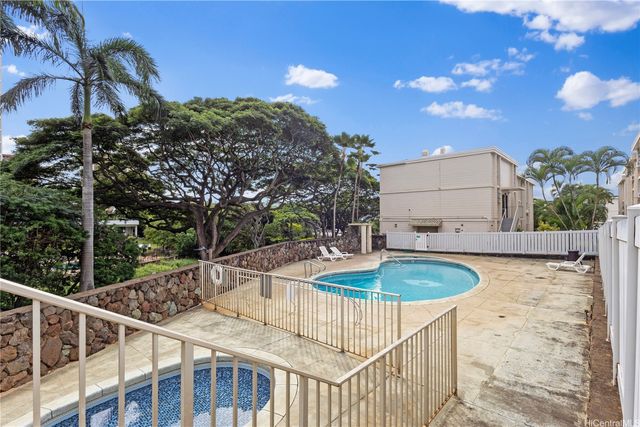 98-1040 Moanalua Road 1-201, Aiea, HI 96701