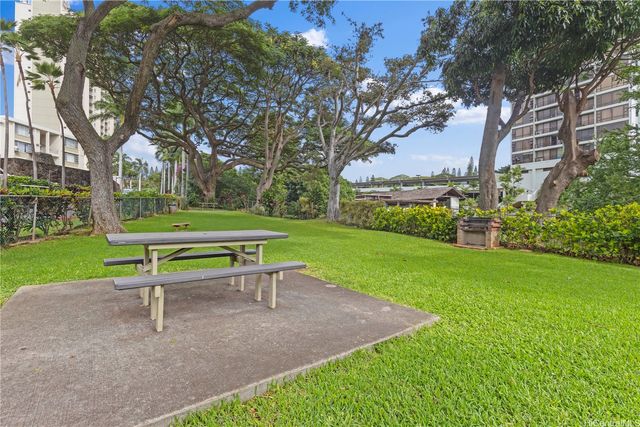 98-1040 Moanalua Road 1-201, Aiea, HI 96701