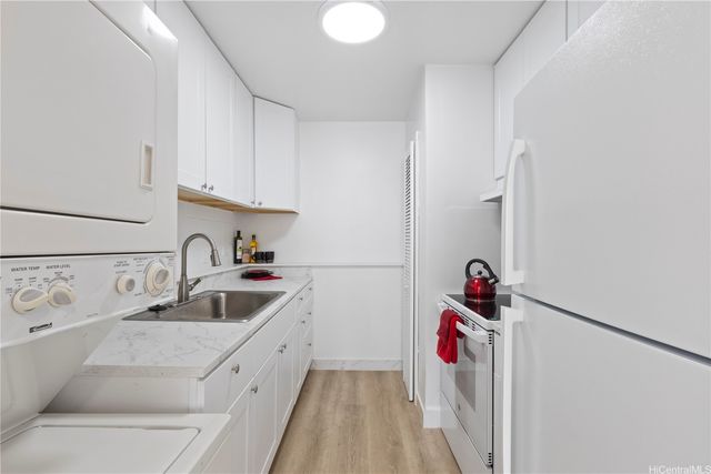 98-1040 Moanalua Road 1-201, Aiea, HI 96701