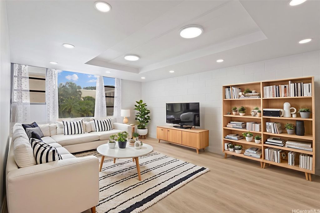 98-1040 Moanalua Road 1-201, Aiea, HI 96701