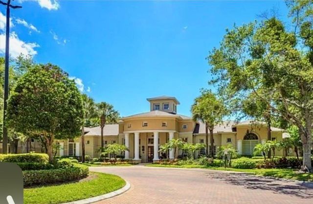 2586 ROBERT TRENT JONES DRIVE 1132, Orlando, FL 32835