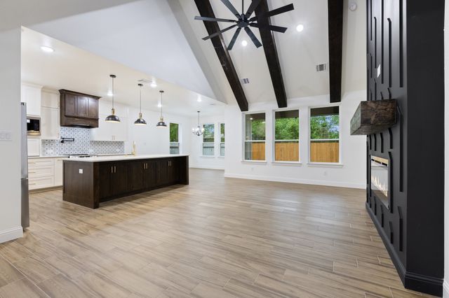 806 Barber Avenue, Cleburne, TX 76031