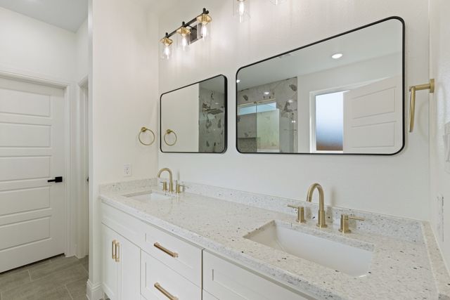 806 Barber Avenue, Cleburne, TX 76031
