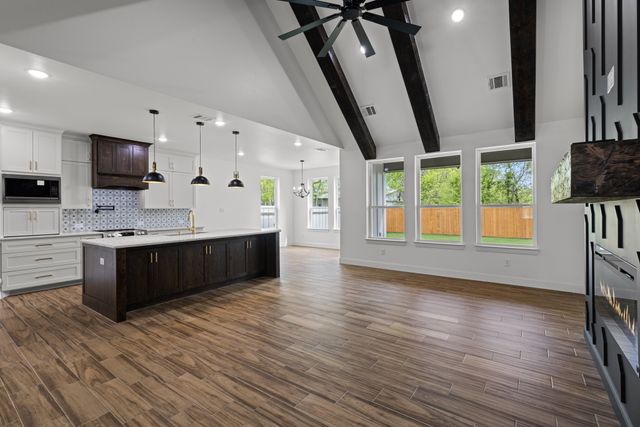 806 Barber Avenue, Cleburne, TX 76031