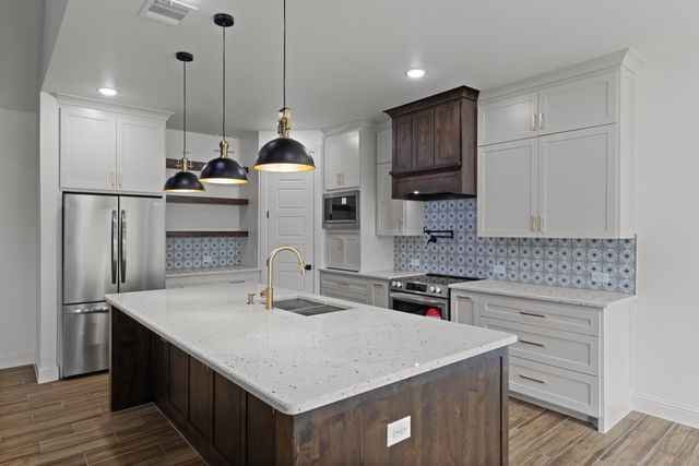 806 Barber Avenue, Cleburne, TX 76031