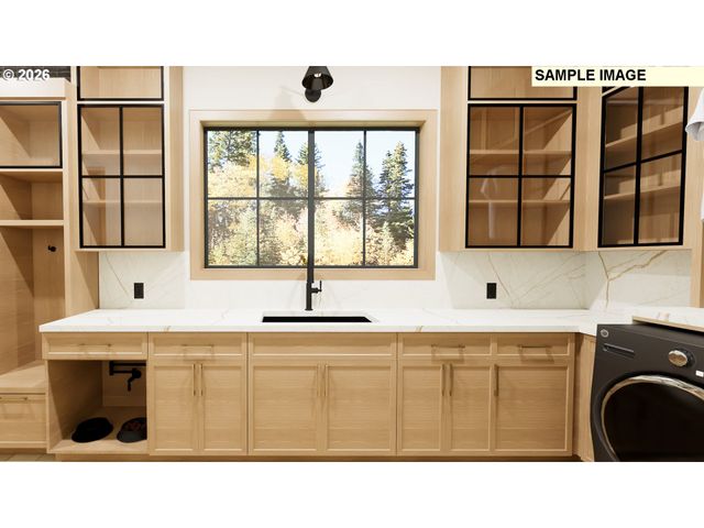 527 Sw HOFFMAN Rd, West Linn, OR 97068
