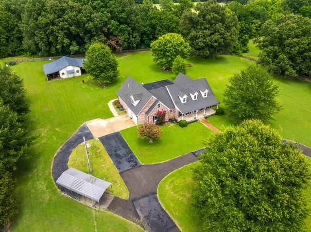 1855 OAK GROVE DR, Moscow, TN 38057