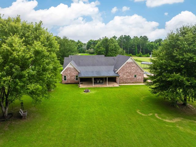 1855 OAK GROVE DR, Moscow, TN 38057