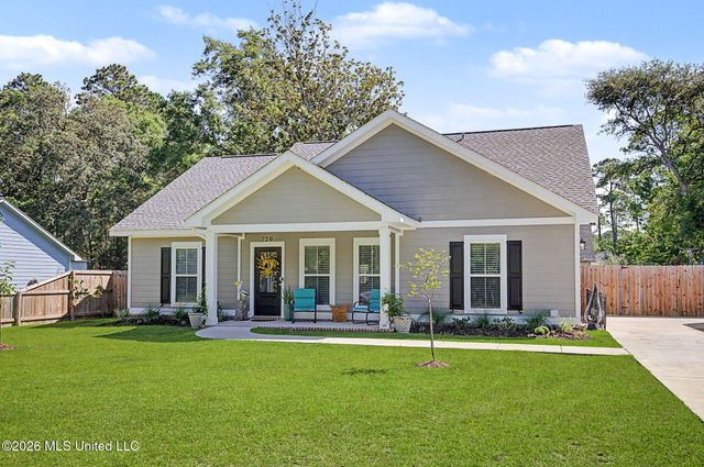 720 Plum Street, Ocean Springs, MS 39564