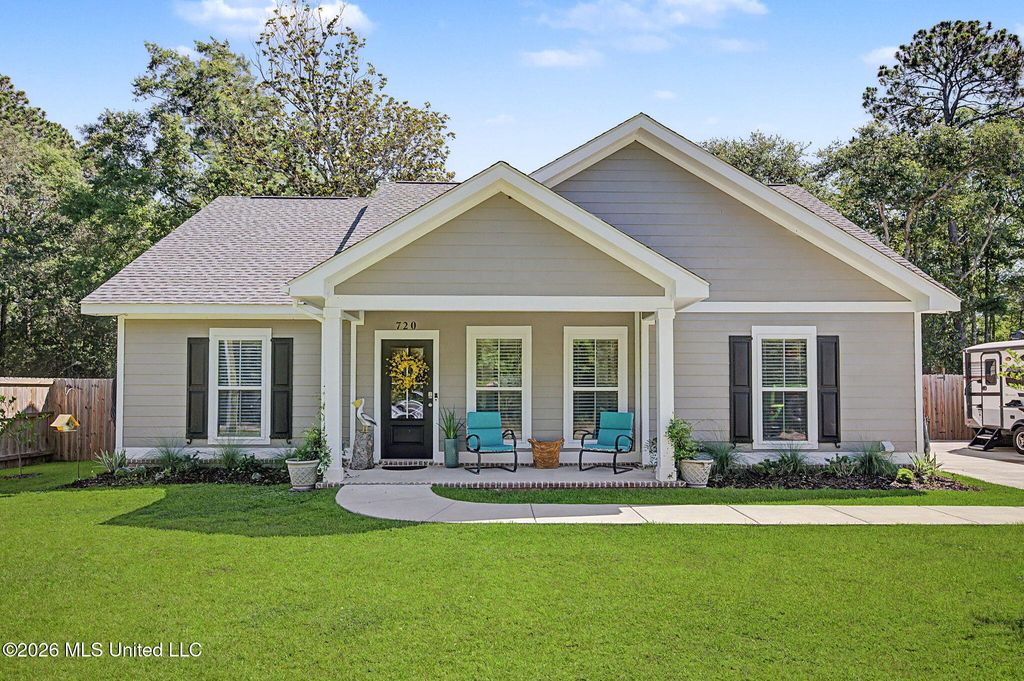 720 Plum Street, Ocean Springs, MS 39564