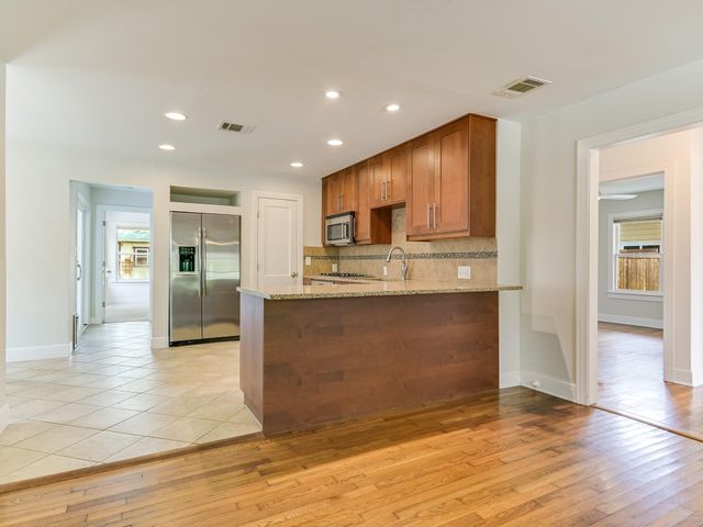 1402 Romeria DR, Austin, TX 78757