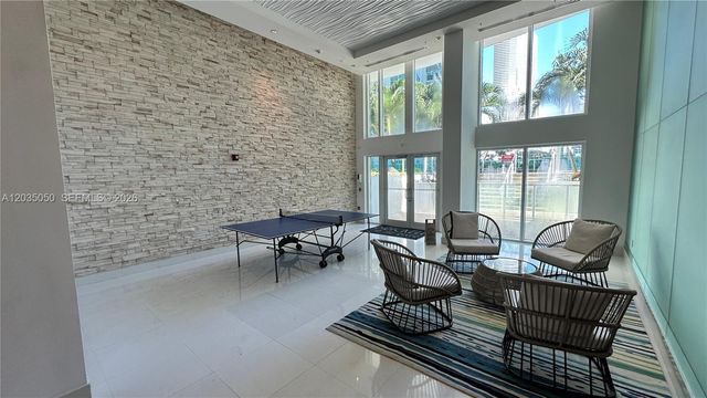 41 SE 5th St 1104, Miami, FL 33131