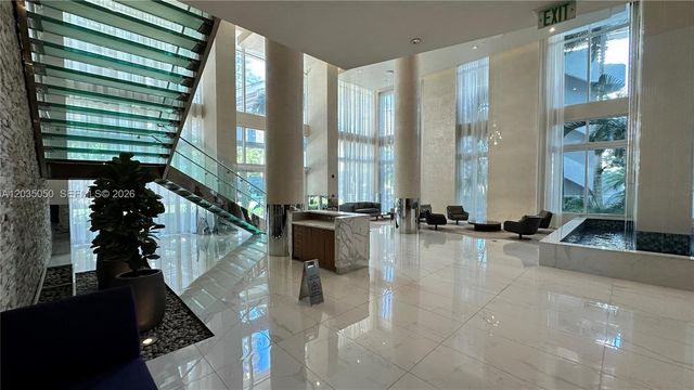 41 SE 5th St 1104, Miami, FL 33131