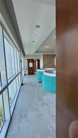 41 SE 5th St 1104, Miami, FL 33131