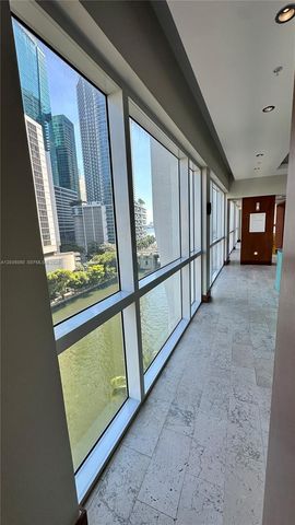 41 SE 5th St 1104, Miami, FL 33131