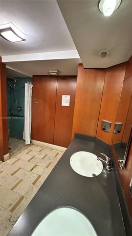 41 SE 5th St 1104, Miami, FL 33131