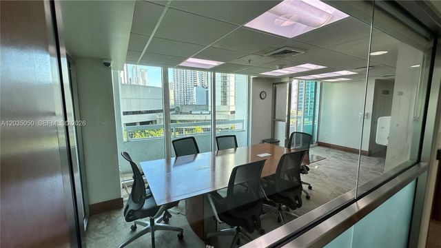 41 SE 5th St 1104, Miami, FL 33131