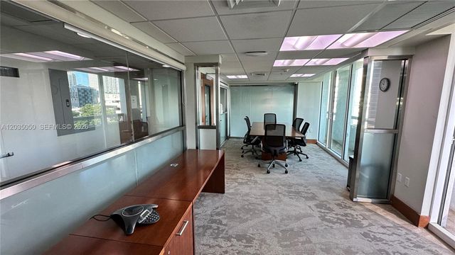 41 SE 5th St 1104, Miami, FL 33131