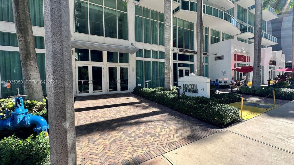 41 SE 5th St 1104, Miami, FL 33131