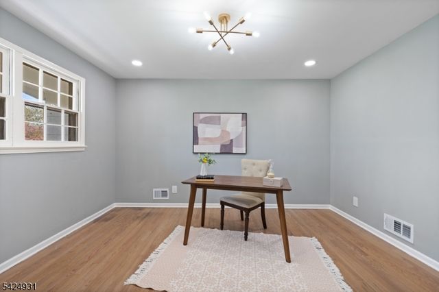 22 Hillcrest Rd, Hillsborough Twp., NJ 08844